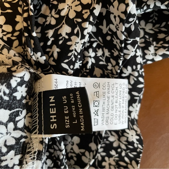 Floral skirt with slit - Picture 3 of 6